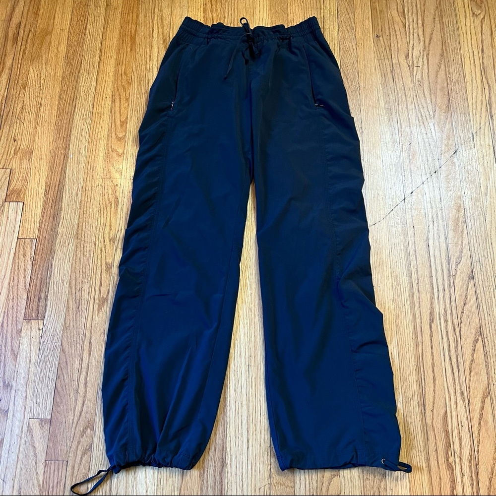 Athleta Women La Viva Pant Size 6 P Lightweight Straight Leg Jogger Black Cinch